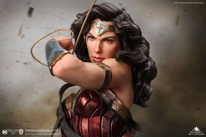 QUEEN STUDIOS - Dc Comics - Wonder Woman 1:4 Scale Statue