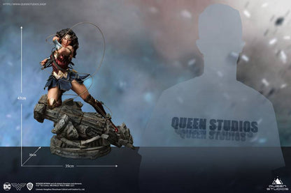 QUEEN STUDIOS - DC Comics: Wonder Woman 1:4 Scale Statue