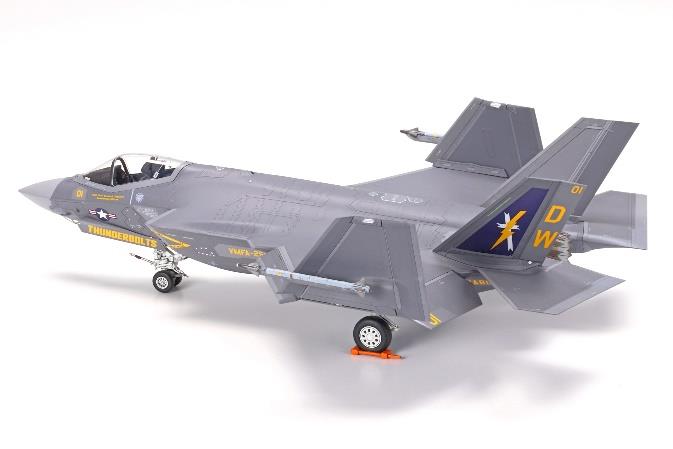 TAMIYA - Lockheed Martin F-35C Lightning II  1/72