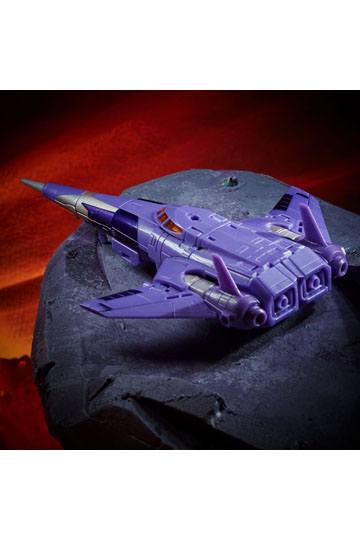 TAKARA TOMY - Transformers Generations War for Cybertron Kingdom Action Figure Voyager 2021 W3 - Cyclonus