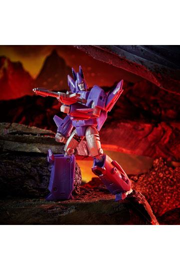 TAKARA TOMY - Transformers Generations War for Cybertron Kingdom Action Figure Voyager 2021 W3 - Cyclonus