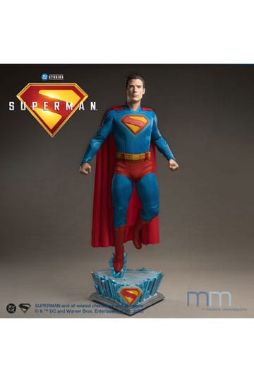 MUCKLE MANNEQUINS - Superman 2025 Life-Size Statue Superman