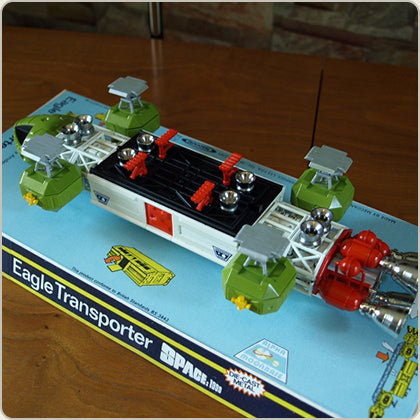 SIXTEEN 12 - Space 1999 Retrospective Eagle Transporter Special Edition in celebration of childhood - Die Cast Collection