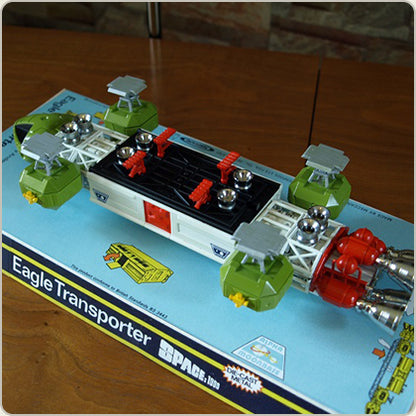 SIXTEEN 12 - Space 1999 Retrospective Eagle Transporter Special Edition in celebration of childhood - Die Cast Collection