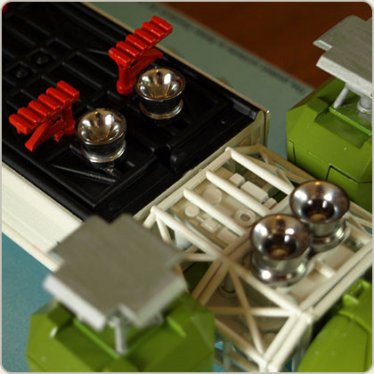 SIXTEEN 12 - Space 1999 Retrospective Eagle Transporter Special Edition in celebration of childhood - Die Cast Collection