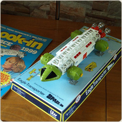 SIXTEEN 12 - Space 1999 Retrospective Eagle Transporter Special Edition in celebration of childhood - Die Cast Collection