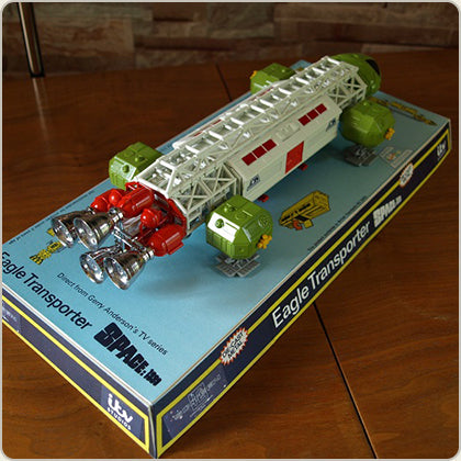 SIXTEEN 12 - Space 1999 Retrospective Eagle Transporter Special Edition in celebration of childhood - Die Cast Collection