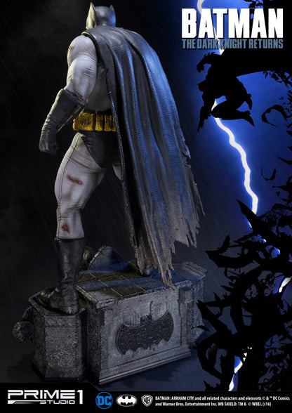 PRIME 1 STUDIOS - Dc Comics - Batman Arkham City - The Dark Knight Returns (Frank Miller) - Batman EXCLUSIVE - 1:3 Statue MMDC-17EX