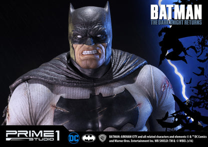 PRIME 1 STUDIOS - Dc Comics - Batman Arkham City - The Dark Knight Returns (Frank Miller) - Batman EXCLUSIVE - 1:3 Statue MMDC-17EX