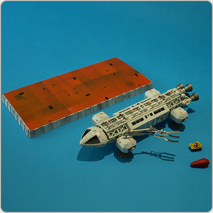 SIXTEEN 12 - Space 1999 - Eagle Transporter Limited Edition Set 3 The Exiles -Die Cast Collection