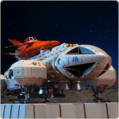 SIXTEEN 12 - Space 1999 - Eagle Transporter - Limited Edition Set 2 The Immunity Syndrome - Die Cast Collection