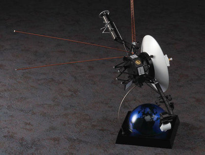 HASEGAWA - Unmanned Space Probe Voyager with Mission Emblem Patch  1/48