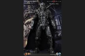 HOT TOYS - Dc Comics - Man of Steel General Zod 1:6 Action Doll