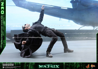 HOT TOYS - Matrix - Neo - Movie Masterpiece 1:6 Action Doll