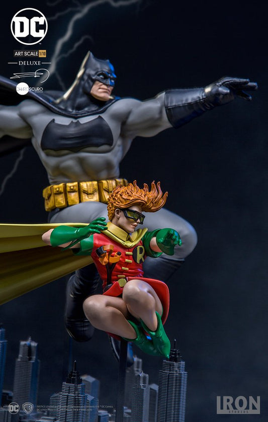 IRON STUDIO - Dc Comics - Batman The Dark Knight - Batman & Robin DeLuxe 1:10 Statue