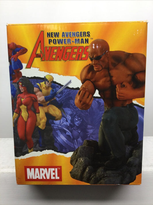 DIAMOND SELECT TOYS - New Marvel Avengers Power Man Statue