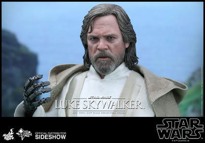 HOT TOYS - Star Wars - Episode VII The Force Awakens - Luke Skywalker - Movie Masterpiece 1:6 Action Doll MMS390