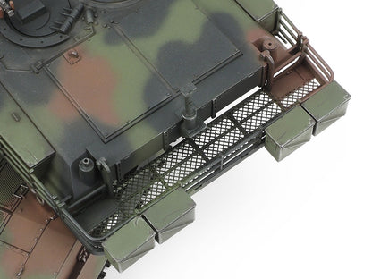 TAMIYA MODEL KIT - M1A1 Abrams Tank "Ucraine"  1/35