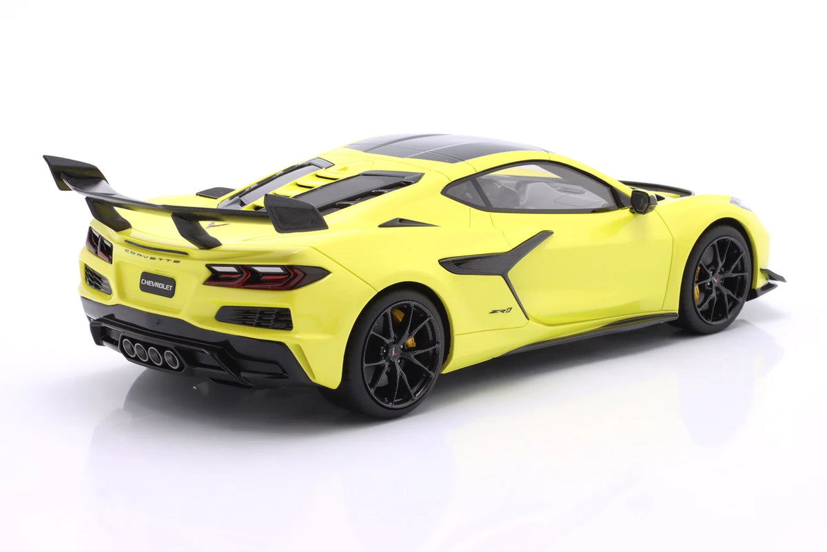 TRUE SCALE - Chevrolet Corvette ZR1 year 2025 Yellow 1:18