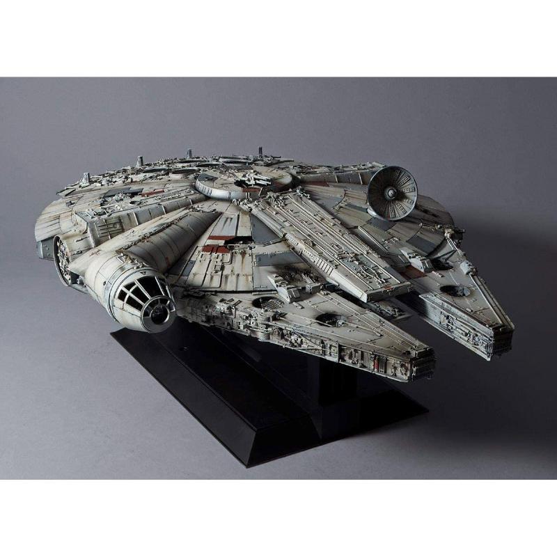 BANDAI MODEL KIT - MILLENNIUM FALCON PERFECT GRADE SCALA 1:72