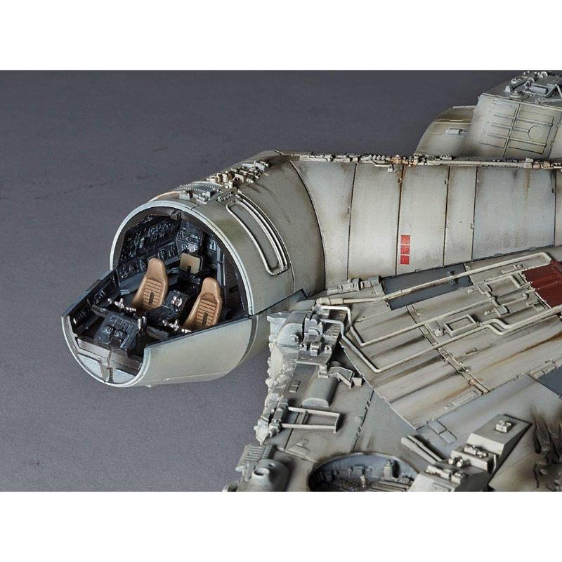 BANDAI MODEL KIT - MILLENNIUM FALCON PERFECT GRADE SCALA 1:72