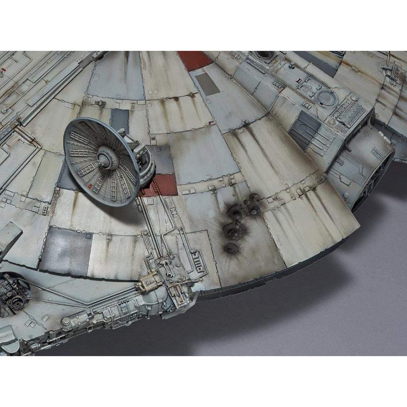 BANDAI MODEL KIT - MILLENNIUM FALCON PERFECT GRADE SCALA 1:72