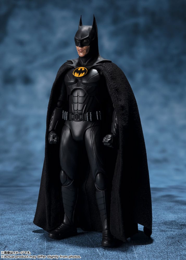BANDAI - The Flash S.H. Figuarts Action Figure Batman
