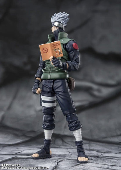BANDAI - Naruto S.H.Figuarts Action Figure Kakashi Hatake -The famed Sharingan Hero-