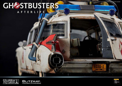 BLITZWAY - Ghostbusters Action Figure Terlife Vehicle 1:6 Ecto-1 1959 Cadillac