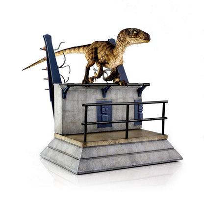 CHRONICLE COLLECTIBLES - Jurassic Park Statue Breakout Raptor