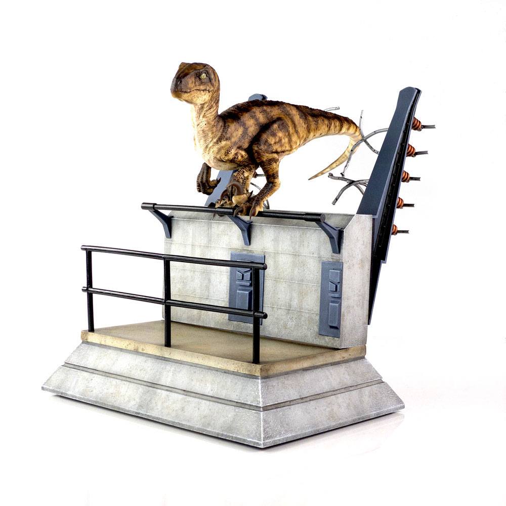CHRONICLE COLLECTIBLES - Jurassic Park Statue Breakout Raptor