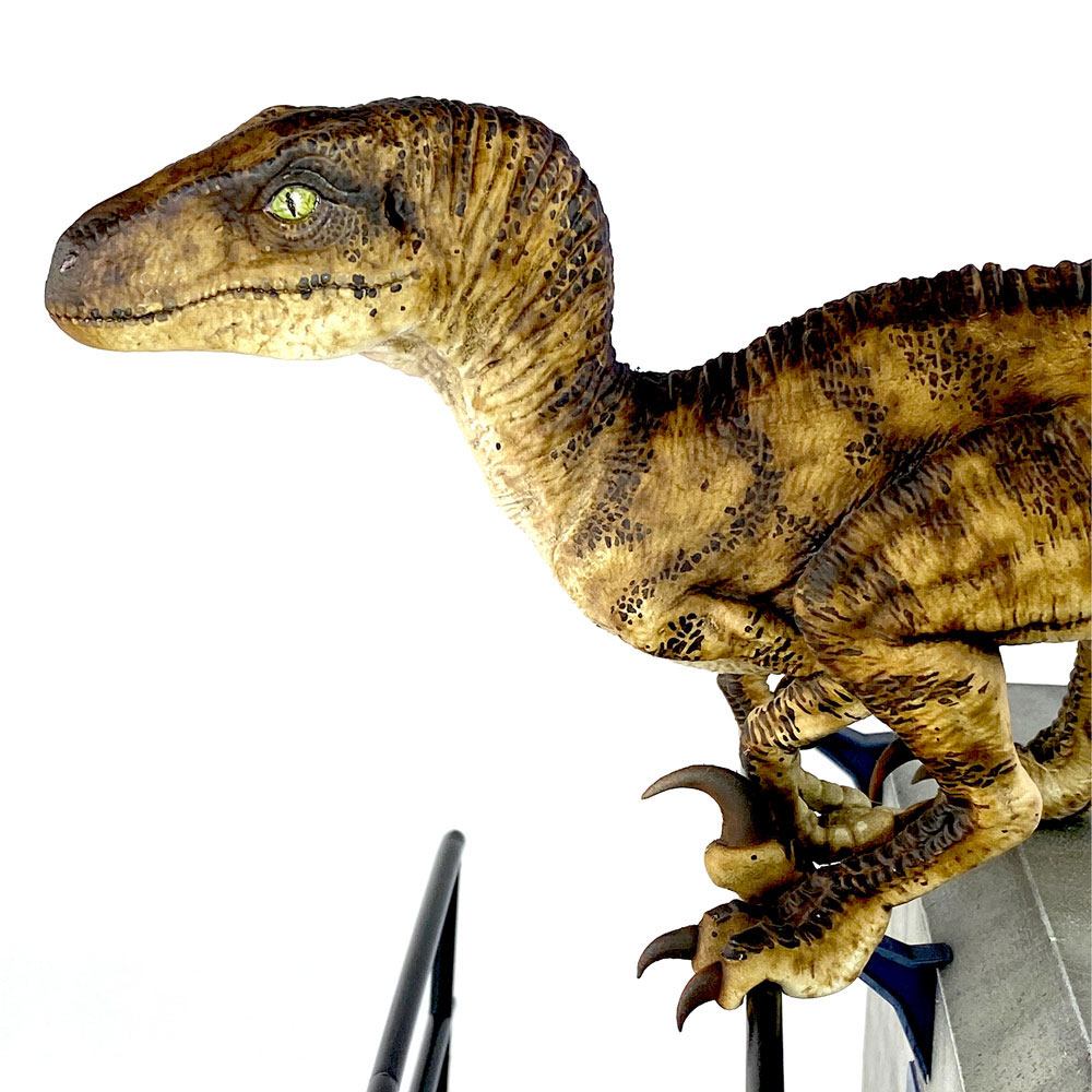 CHRONICLE COLLECTIBLES - Jurassic Park Statue Breakout Raptor