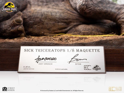 ECC - Jurassic Park Maquette 1/8 Sick Triceratops