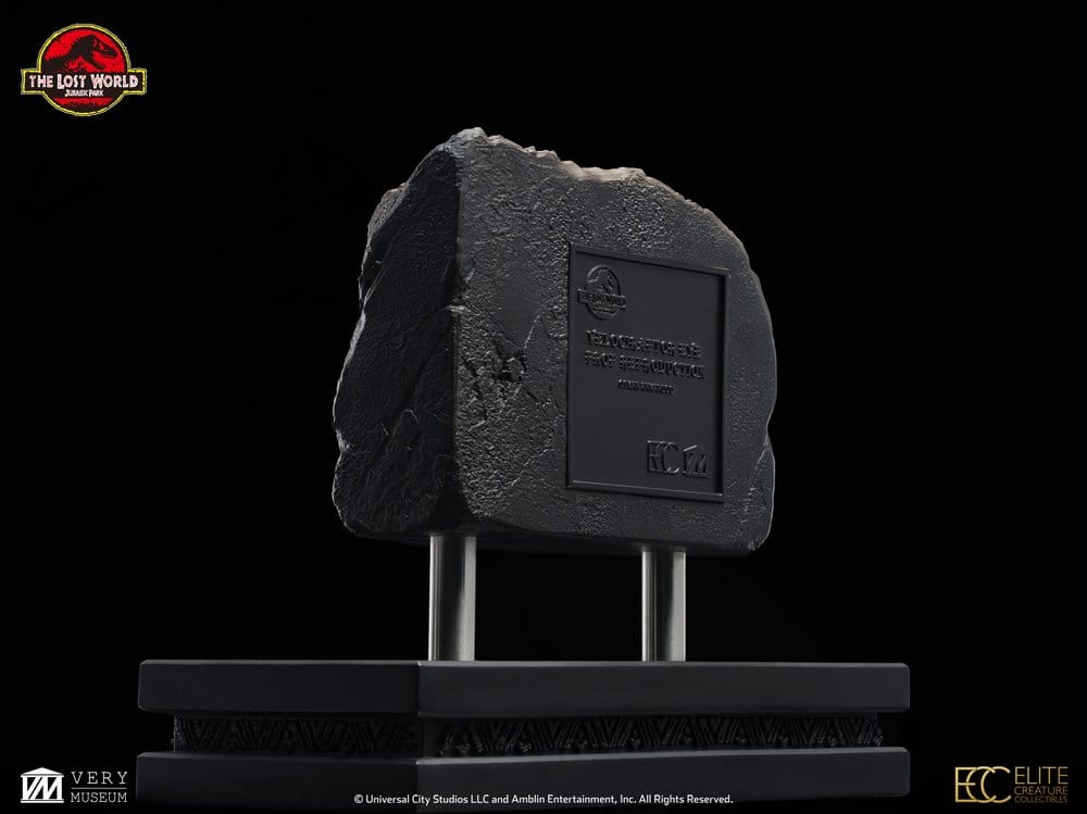 ECC - The Lost World: Jurassic Park Replica Bust Male Velociraptor Eye Prop