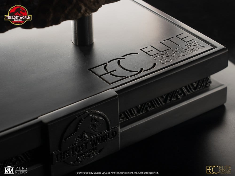 ECC - The Lost World: Jurassic Park Replica Bust Male Velociraptor Eye Prop