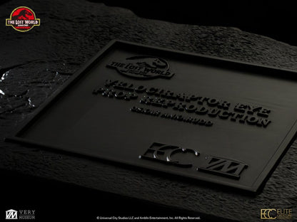 ECC - The Lost World: Jurassic Park Replica Bust Male Velociraptor Eye Prop