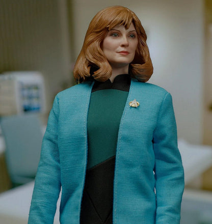 EXO 6 - Star Trek: The Next Generation Action Figure 1/6 Dr. Beverly Crusher (Standard Edition)