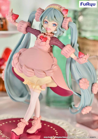 FURYU - Hatsune Miku Strawberry Chocolate Sweets Pvc Statue