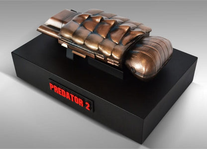 HOLLYWOOD COLLECTIBLES - Predator 2 Model Life-Size Replica Plasmacaster