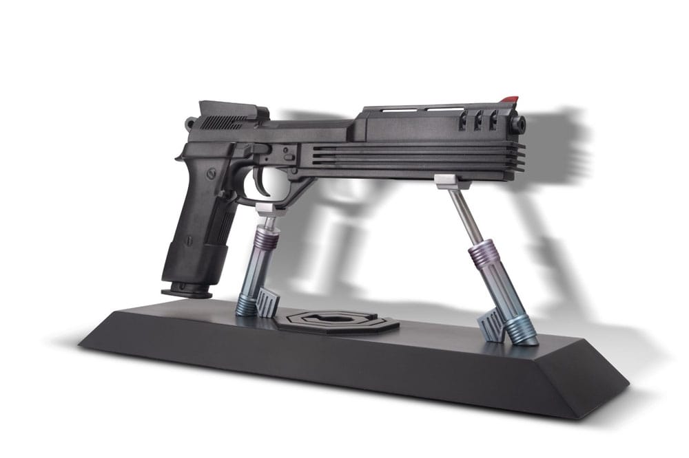 HOLLYWOOD COLLECTIBLE GROUP - RoboCop Replica 1/1 RoboCop Auto 9