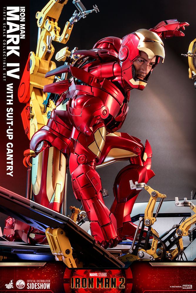 HOT TOYS - Marvel - Iron Man 2 1:4 Action Doll Iron Man Mark IV with Suit-Up Gantry