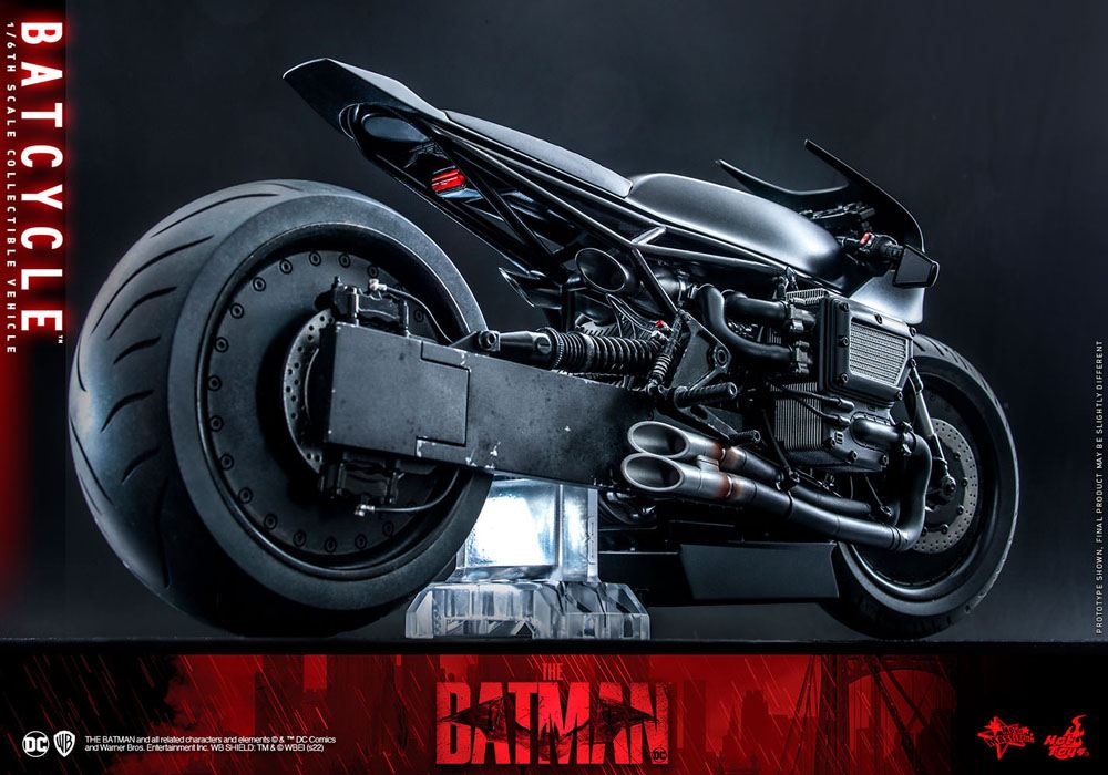 HOT TOYS - Dc Comics - The Batman Movie Masterpiece 1:6 Action Doll Batcycle