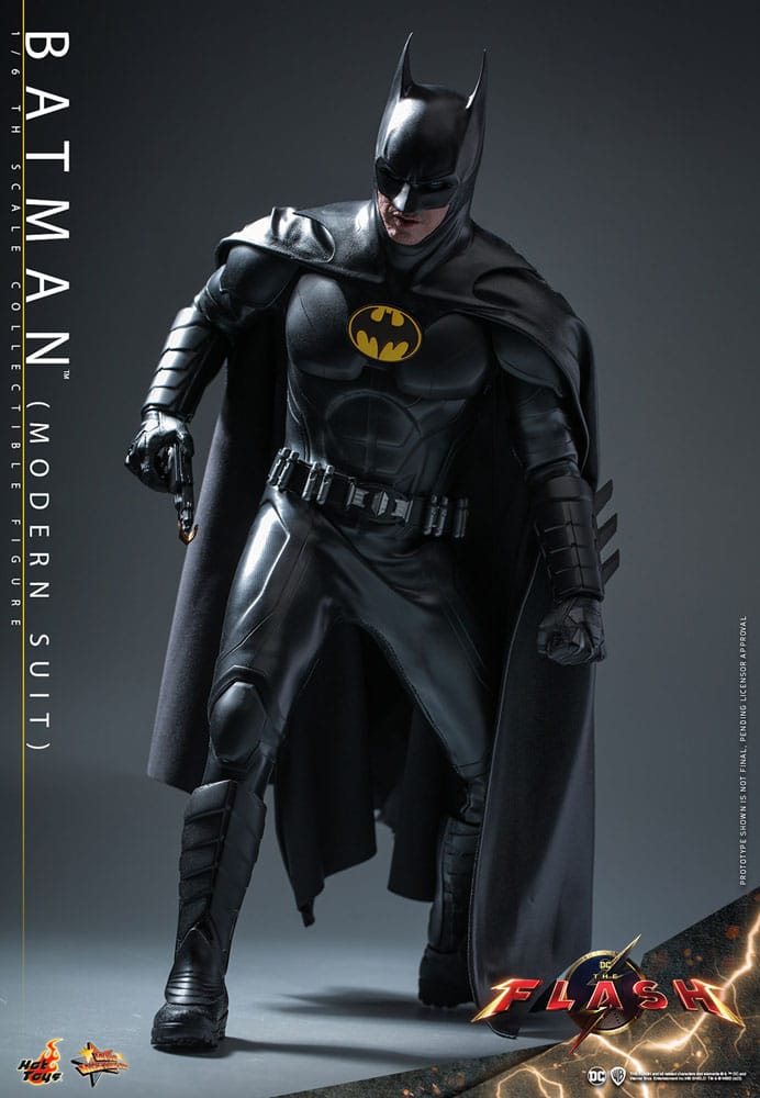 HOT TOYS -  The Flash Movie Masterpiece Action Figure 1/6 Batman (Modern Suit)  MMS712