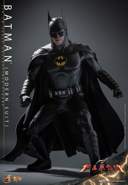 HOT TOYS -  The Flash Movie Masterpiece Action Figure 1/6 Batman (Modern Suit)  MMS712