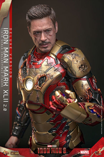 HOT TOYS - Iron Man 3 Movie Masterpiece Diecast Action Figure 1/6 Iron Man Mark XLII (2.0) Deluxe