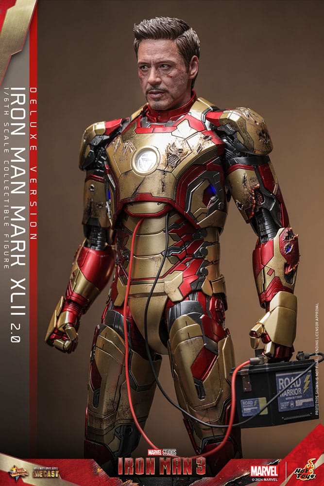 HOT TOYS - Iron Man 3 Movie Masterpiece Diecast Action Figure 1/6 Iron Man Mark XLII (2.0) Deluxe