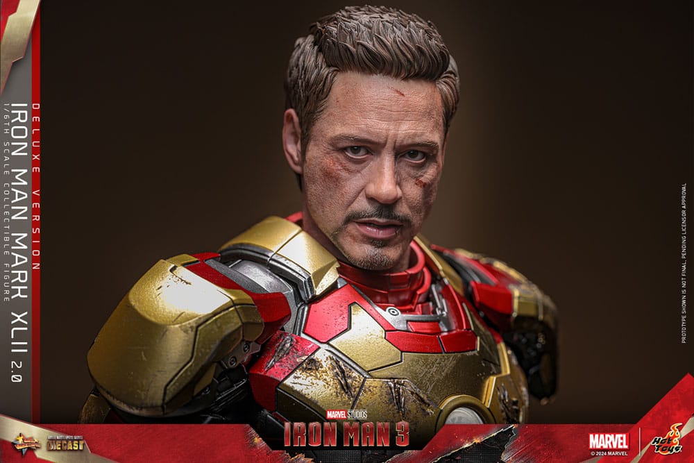 HOT TOYS - Iron Man 3 Movie Masterpiece Diecast Action Figure 1/6 Iron Man Mark XLII (2.0) Deluxe