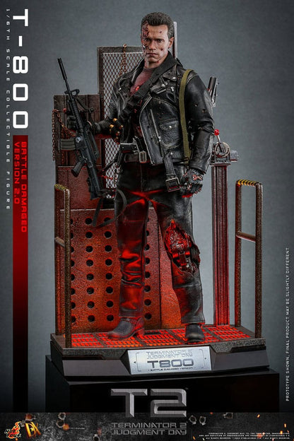 HOT TOYS - Terminator 2 Movie Masterpiece Action Figure 1/6 T-800 Battle Damaged Version