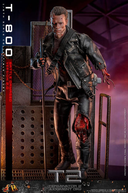 HOT TOYS - Terminator 2 Movie Masterpiece Action Figure 1/6 T-800 Battle Damaged Version