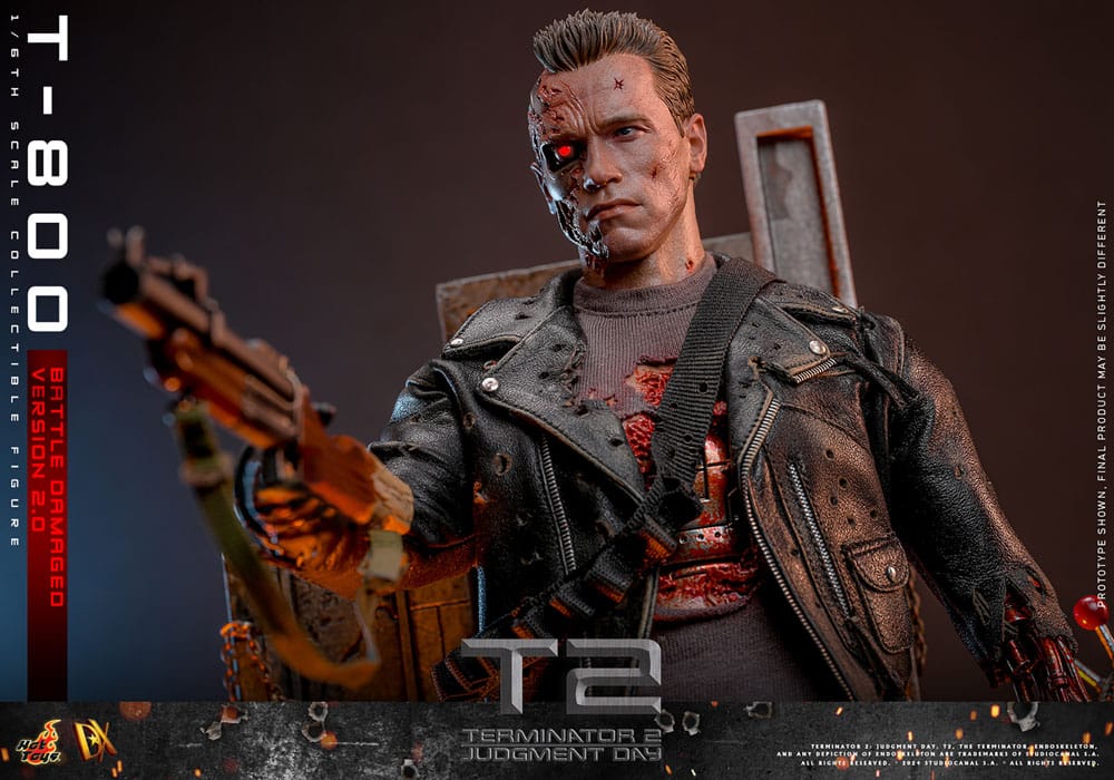 HOT TOYS - Terminator 2 Movie Masterpiece Action Figure 1/6 T-800 Battle Damaged Version